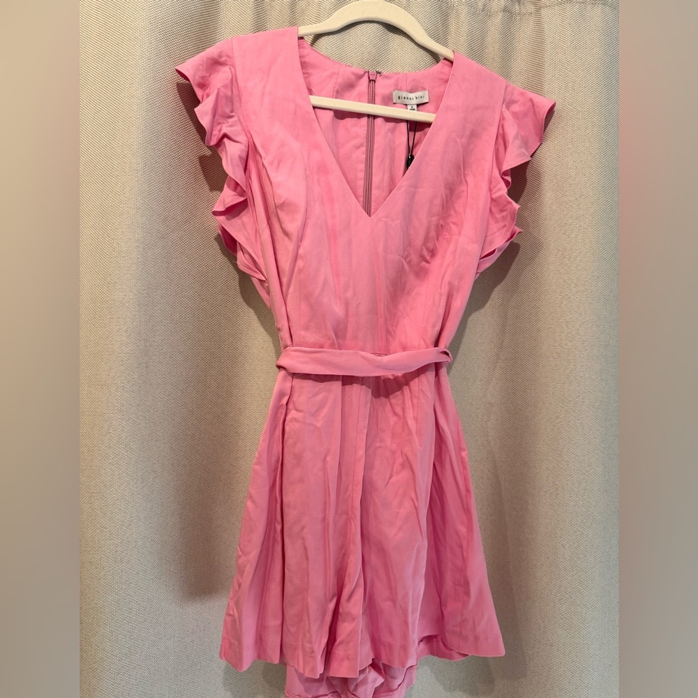 Gianni Bini Pink Romper NWT Size 2 Ruffle Sleeve V-Neck Flirty - Picture 2 of 8